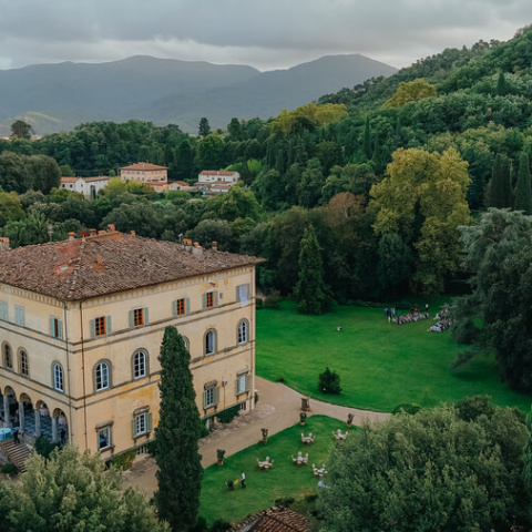 Destination wedding in Toscana: quando il paesaggio diventa parte del matrimonio